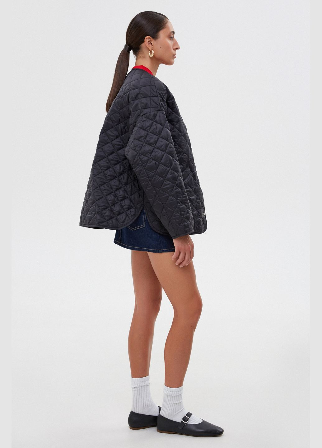 Черная демисезонная куртка, цвет черный Estro