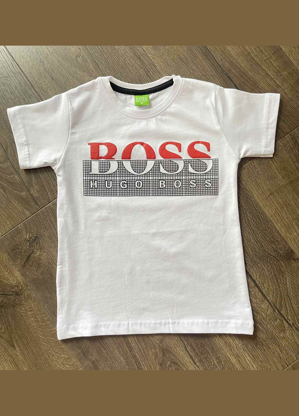 Белая демисезонная футболка для мальчика белая No Brand