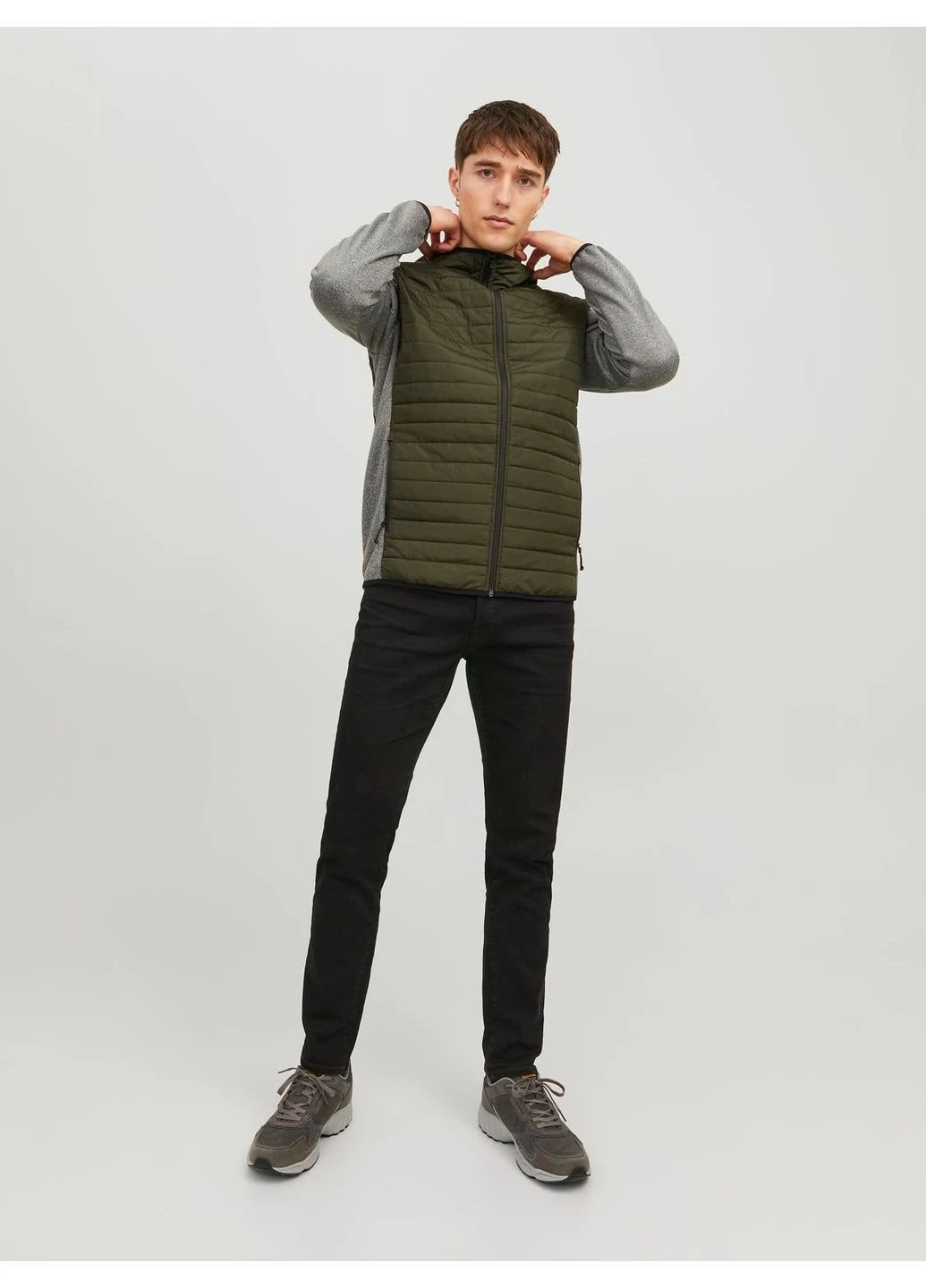 Темно-зелена вітровка Jack & Jones