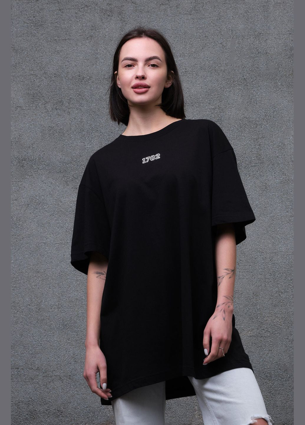 Черная летняя женская оверсайз футболка с принтом 1702 black Without