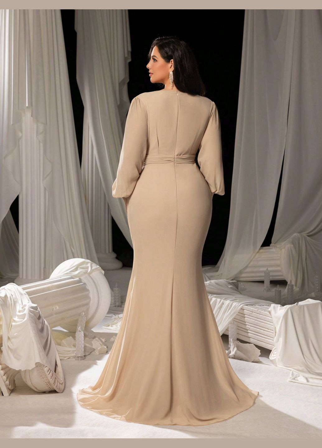 Бежевое вечернее платье SHEIN однотонное