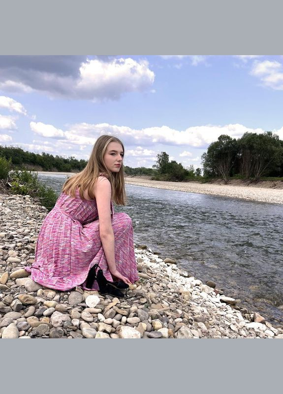 Летний женский летний плиссированный малиновый сарафан с цветным принтом Capricious с узором «градиент»)