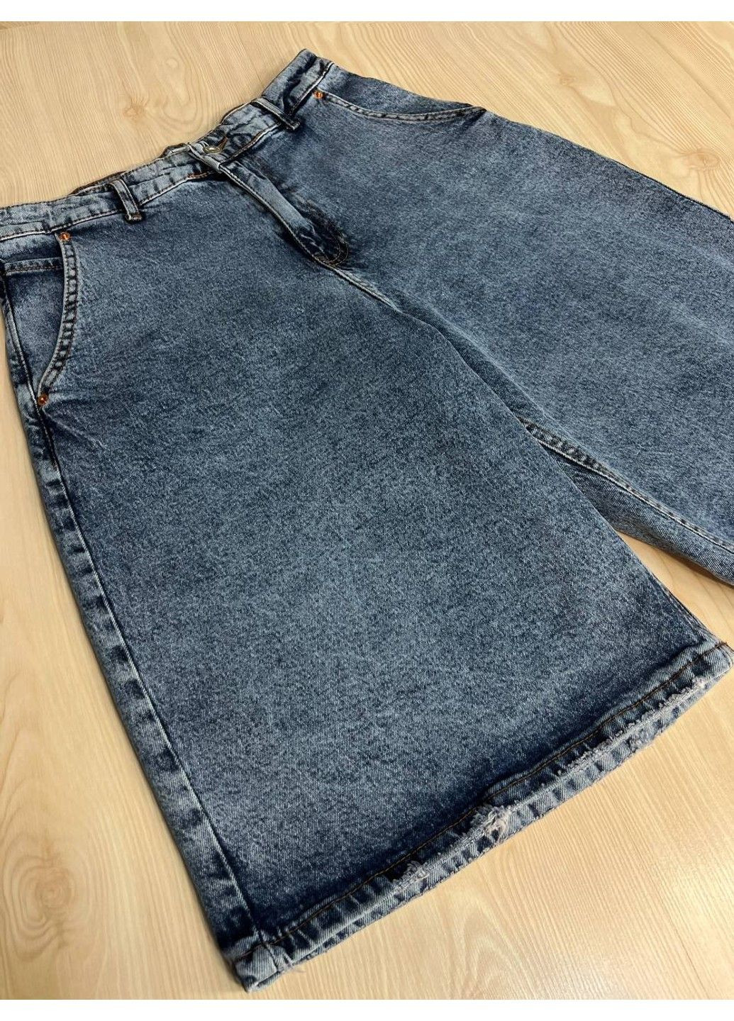 Шорти жіночі джинсові 544-30 бермуди стрейч з рваним низом сині Its Basic (336432868)