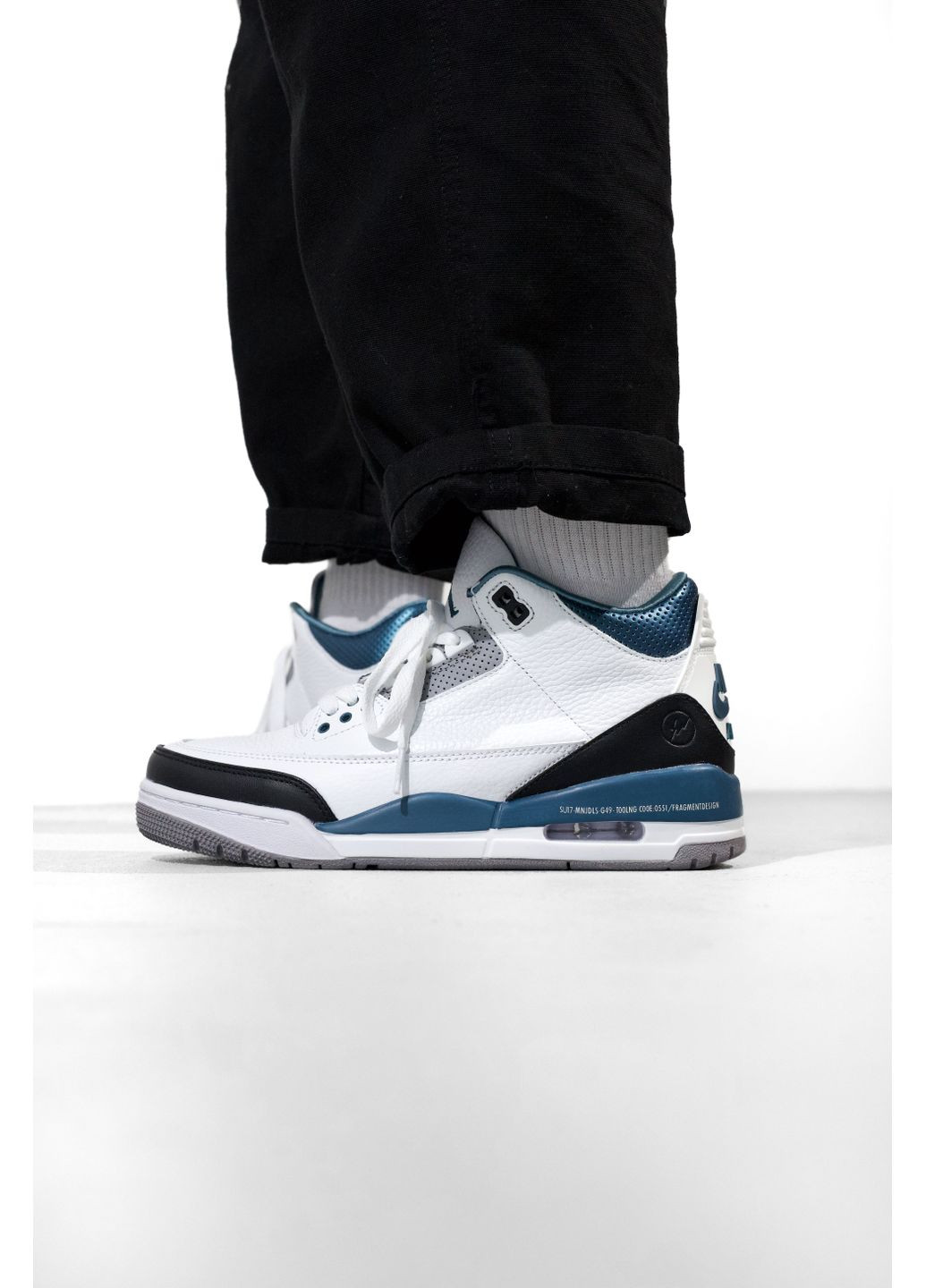 Чорні Осінні кросівки чоловічі nike air jordan 3 retro white / blue / black найк аір джордан No Brand