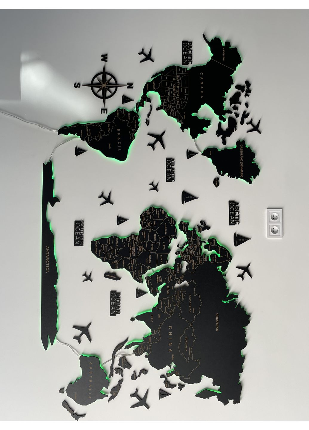 Деревянное панно на подарок Карта Мира с гравировкой "Черное дерево" с RGB подсветкой 200х120 см Decart (360613378)