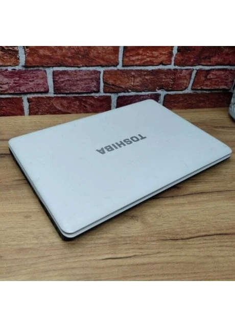Ноутбук Satellite C660 / 15.6" (1366x768) TN / Intel Core i5-2410M (2 (4) ядра по 2.3 - 2.9 GHz) / 8 GB DDR3 / 128 GB SSD / Toshiba (398130223)