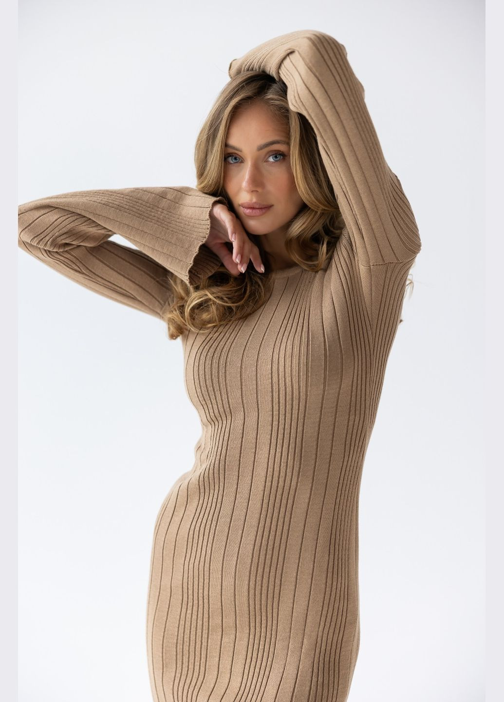 Світло-коричнева кежуал сукня в'язана Larionoff однотонна