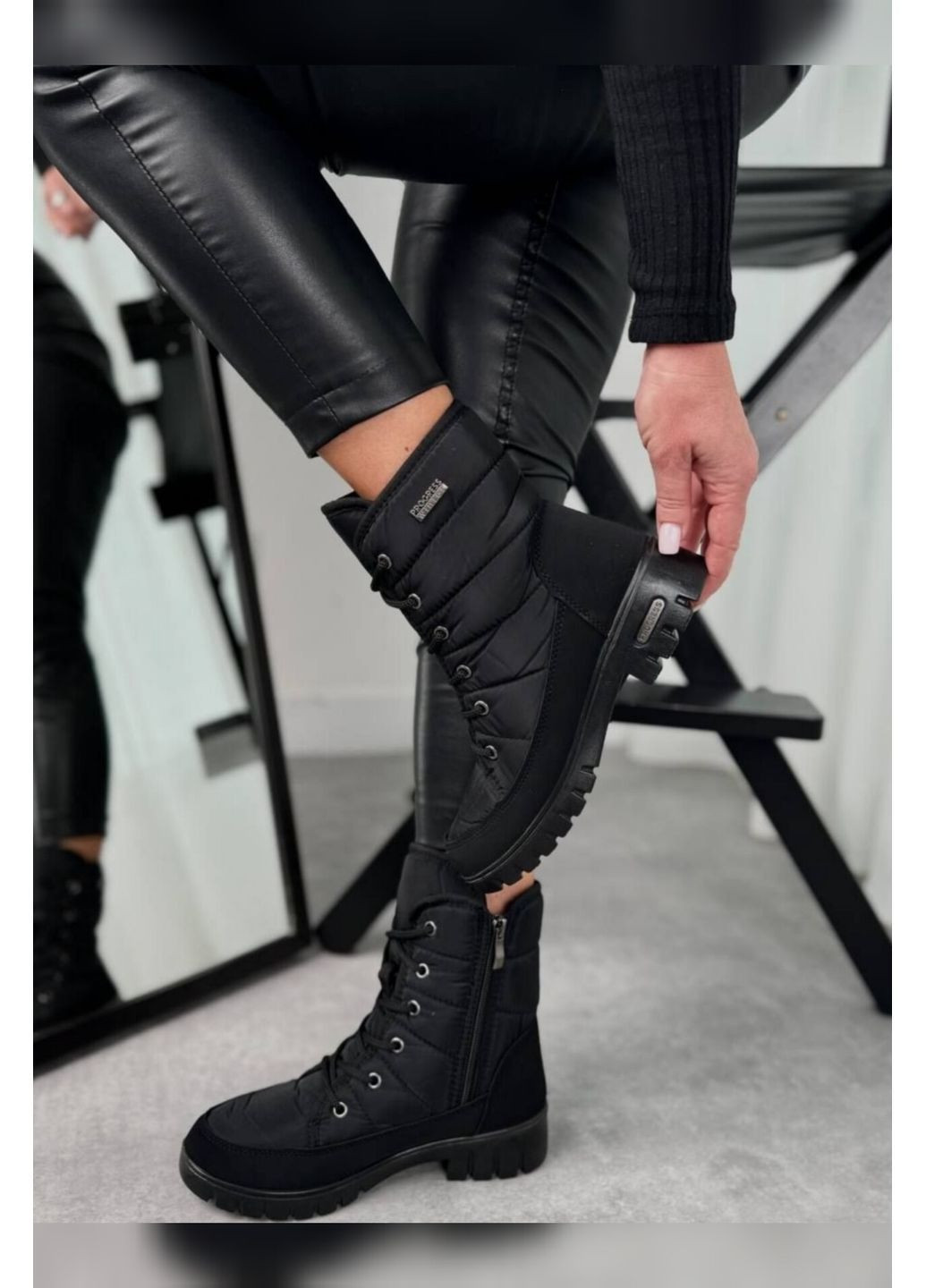 Черные женские зимние дутики чёрные с мехом и шнуровкой Progress на молнии