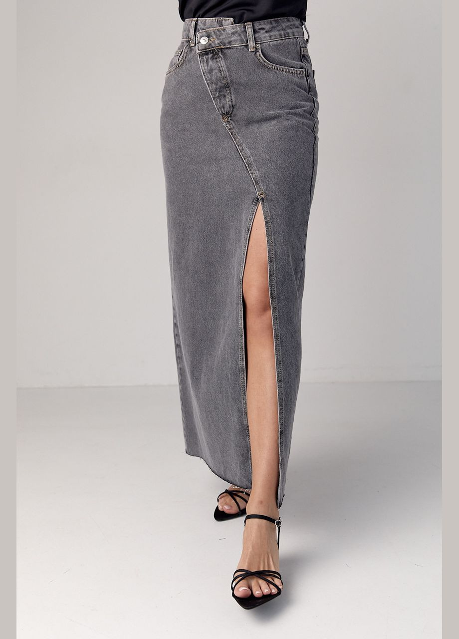 Черная джинсовая однотонная джинсовая юбка с разрезом и боковым гульфиком Liton а-силуэта (трапеция)