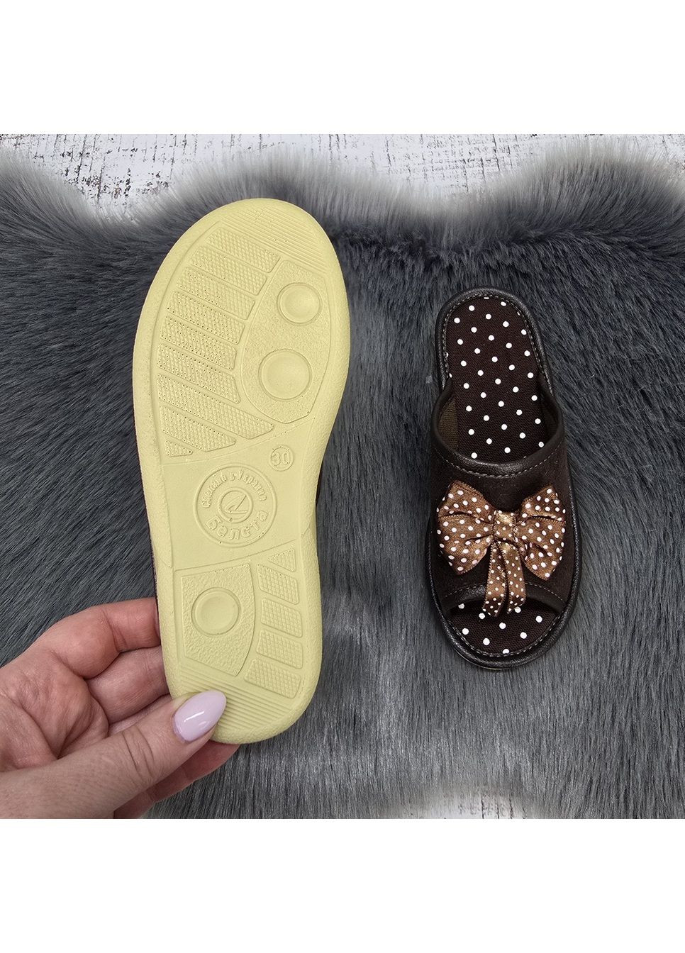 Коричневые тапочки детские для девочки Белста