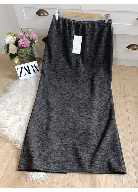 Черная длинная юбка кроя карандаш. Zara