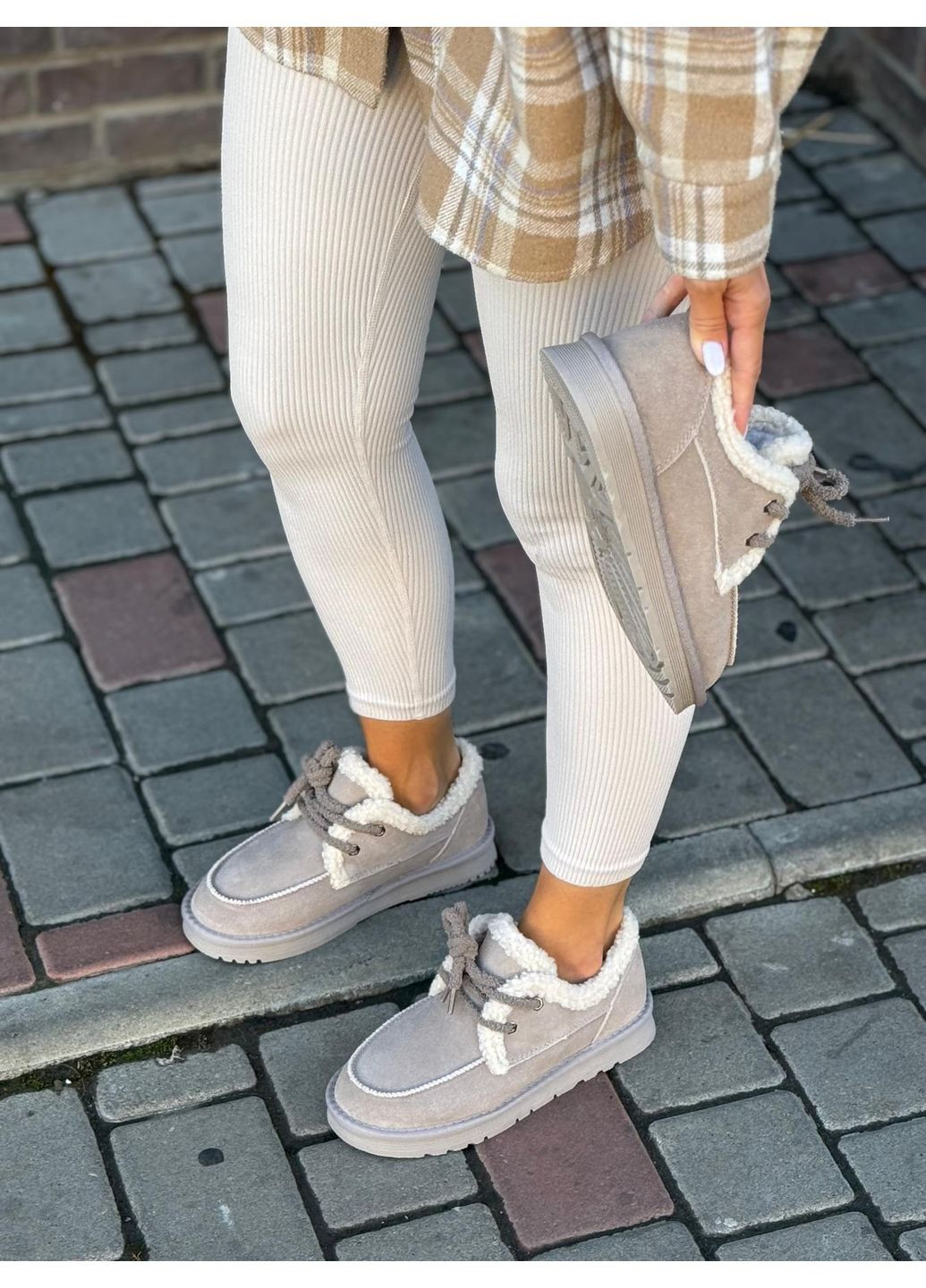 Зимние женские ботинки светло-серые натуральная замша на меху теплые замшевые лоферы No Brand