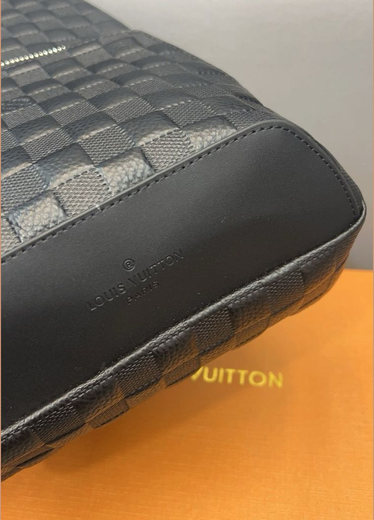 Чоловіча нагрудна сумка Louis Vuitton чорна No Brand (305849042)