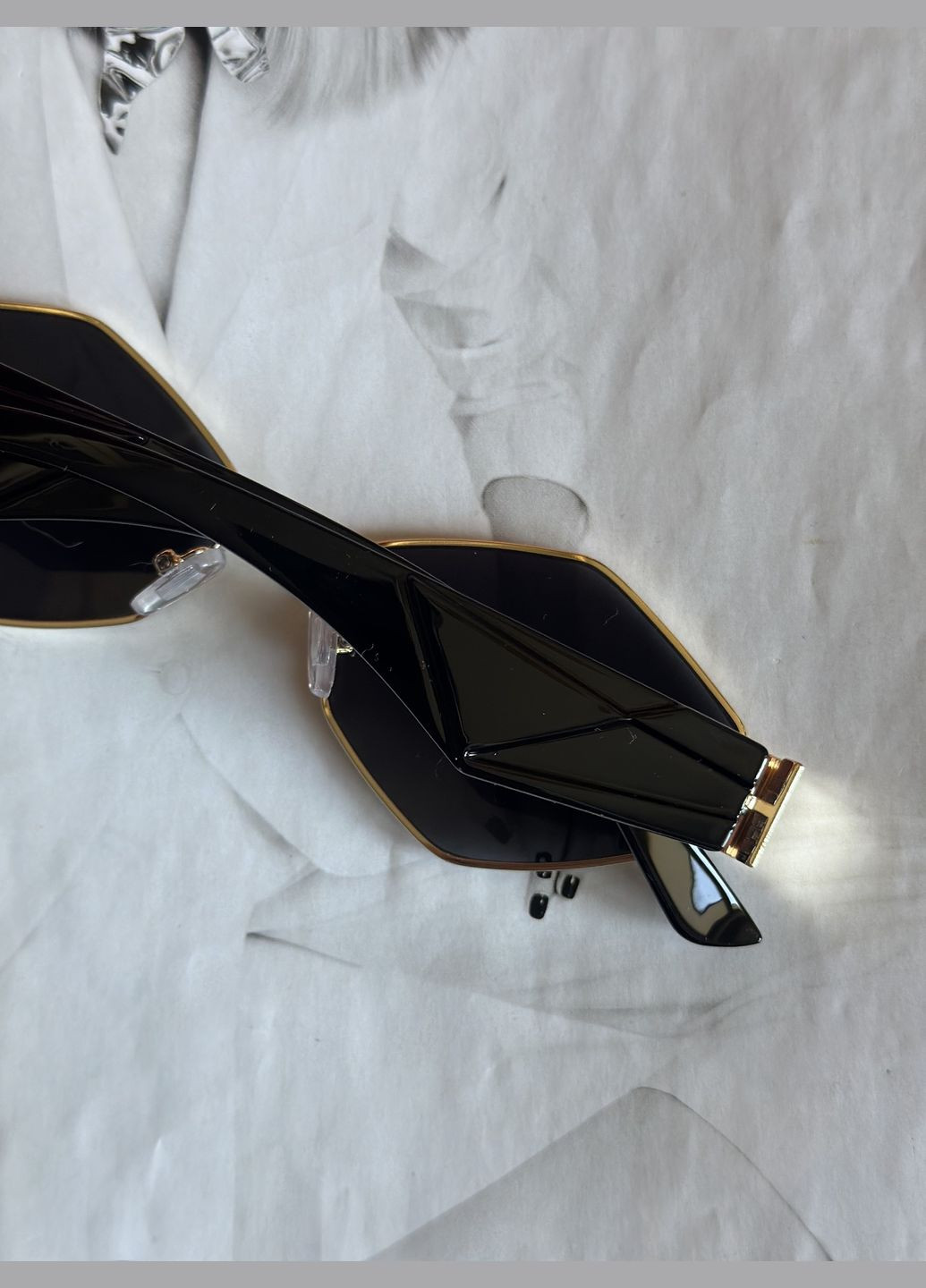 Жіночі шестикутні окуляри Чорний в золоті (7502) No Brand (328600257)