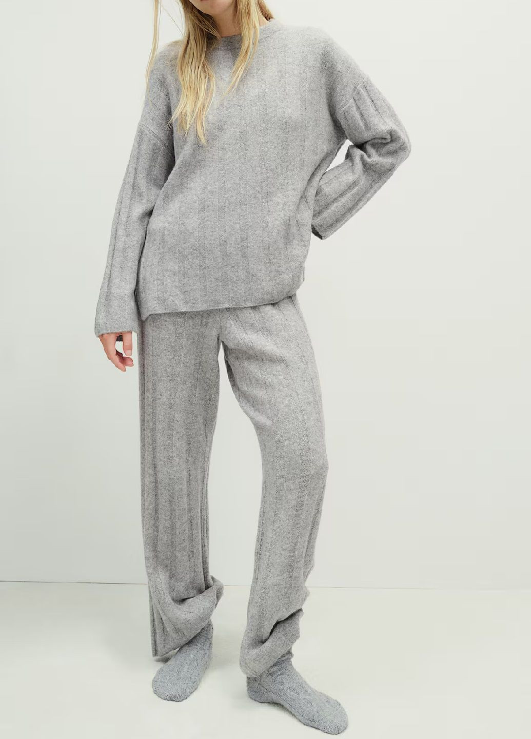 Сірий демісезонний светр H&M