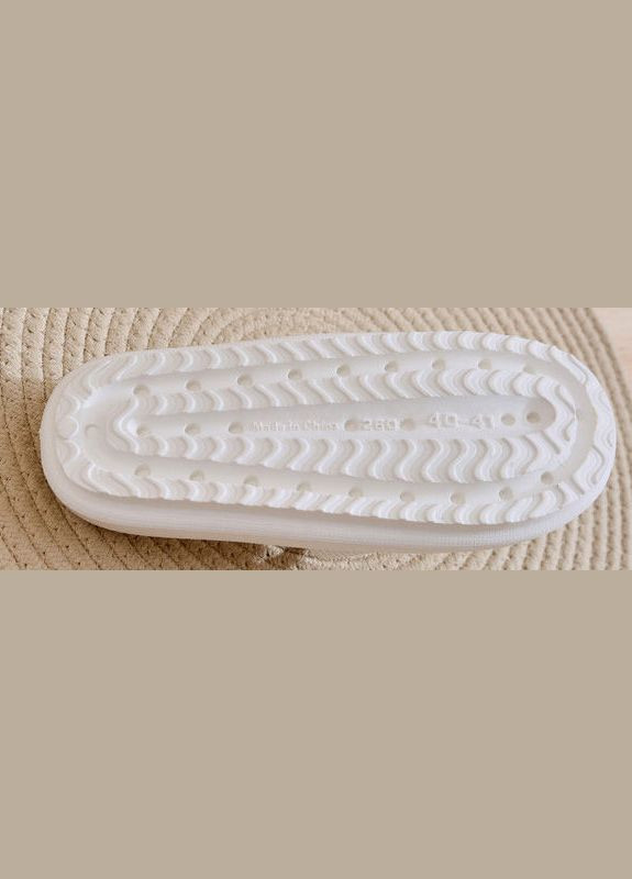 Белые шлепанцы колос 24 см белые Shoozy