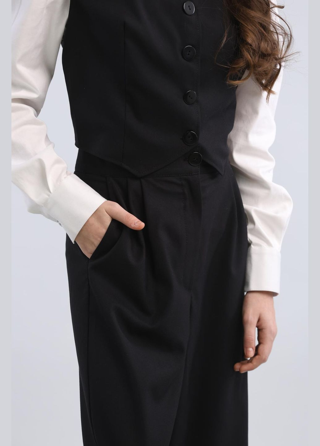 Чорний демісезонний комплект (брюки, жилет) шкільний брючний IRmAS класична