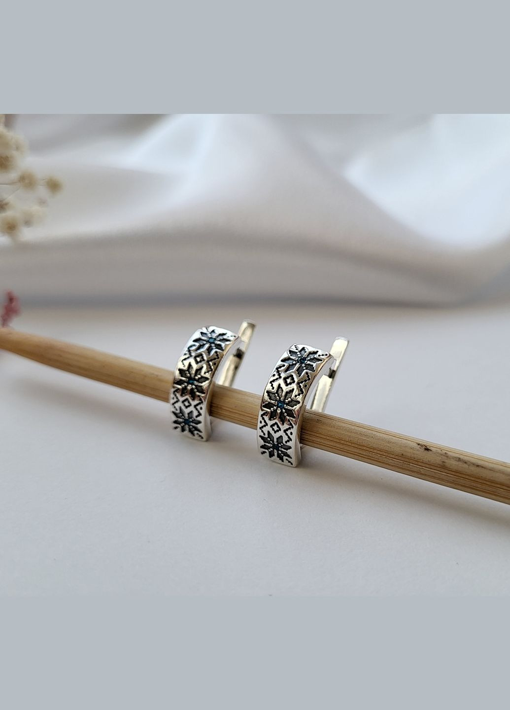 Срібні сережки Вишиванка із Блакитним камінням чорнене срібло 925 проби 5016ч 3.80г No Brand (306743430)