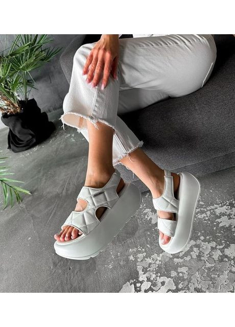 Белые женские босоножки на платформе 1627 белые Ailaifa