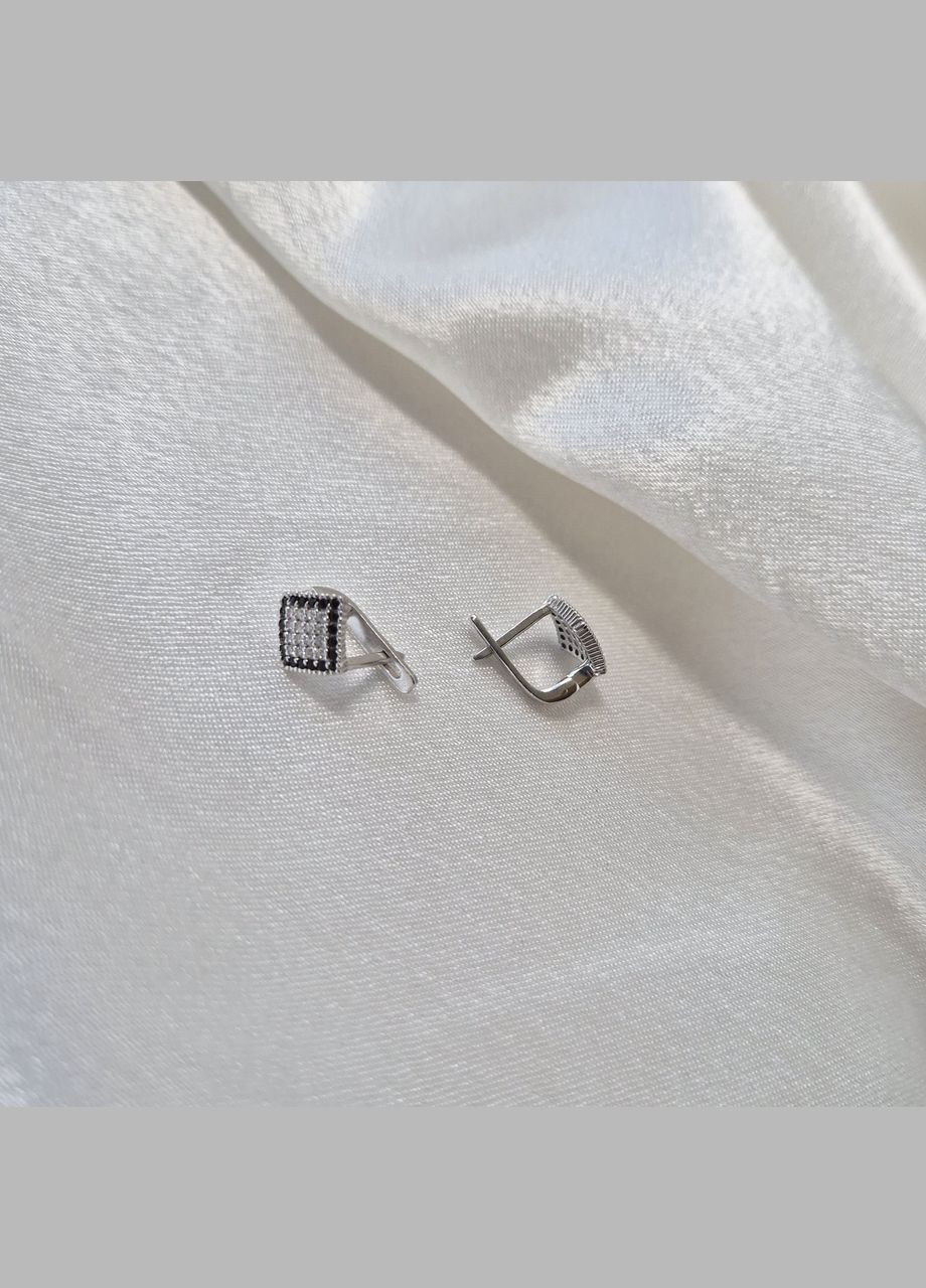 Серебряные серьги Ромб в белых и черных камнях серебро 925 пробы Родированное 2438р 1.75г No Brand (349443631)