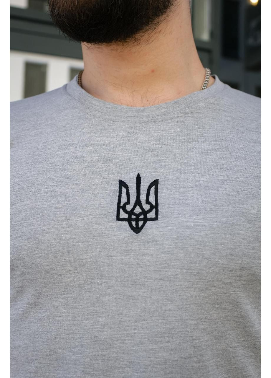 Світло-сіра футболка чоловіча з вишивкою "тризуб" з коротким рукавом Intruder