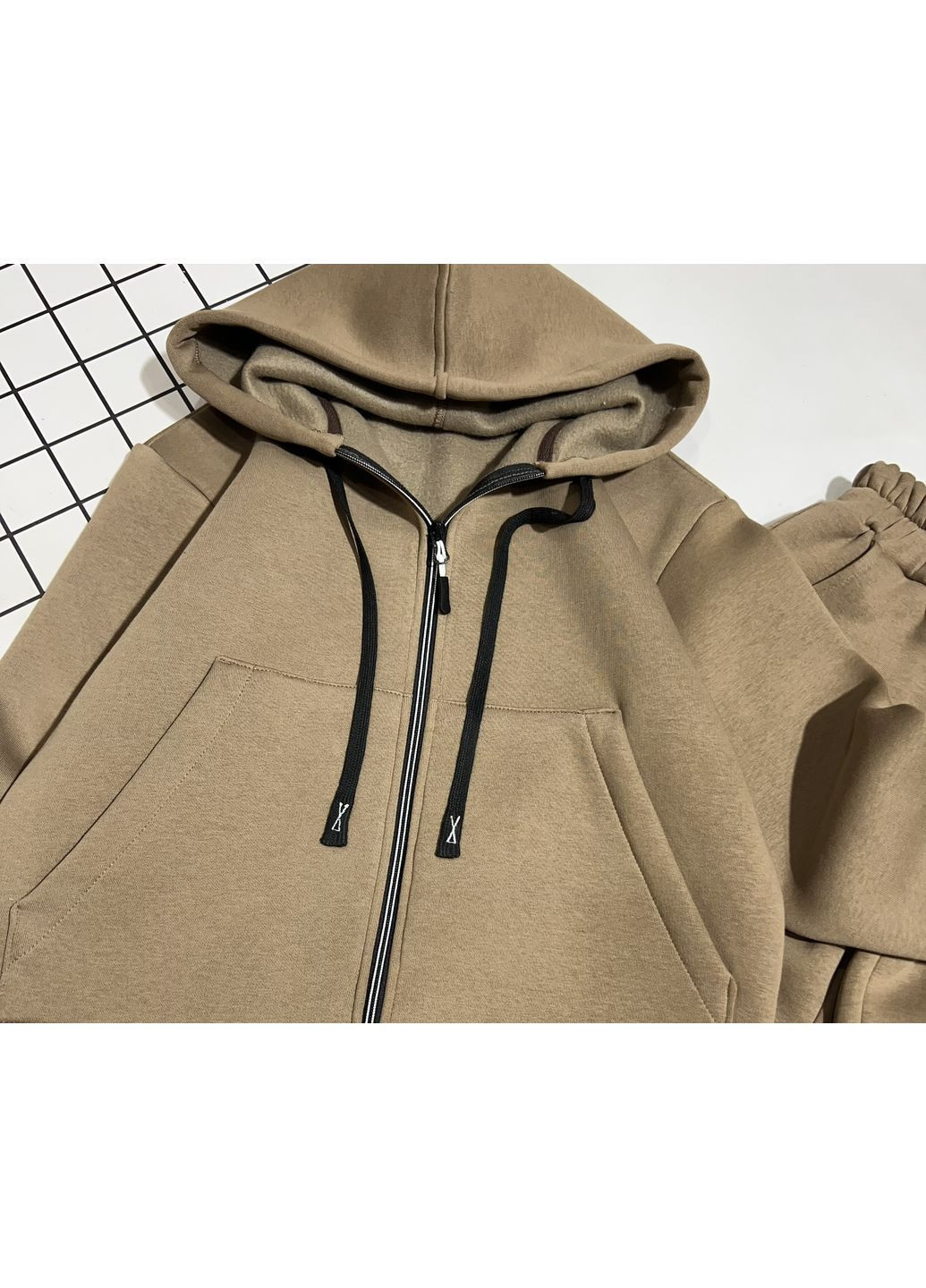 Світло-коричневий костюм 2ка (кофта на блискавці +джоггери) No Brand