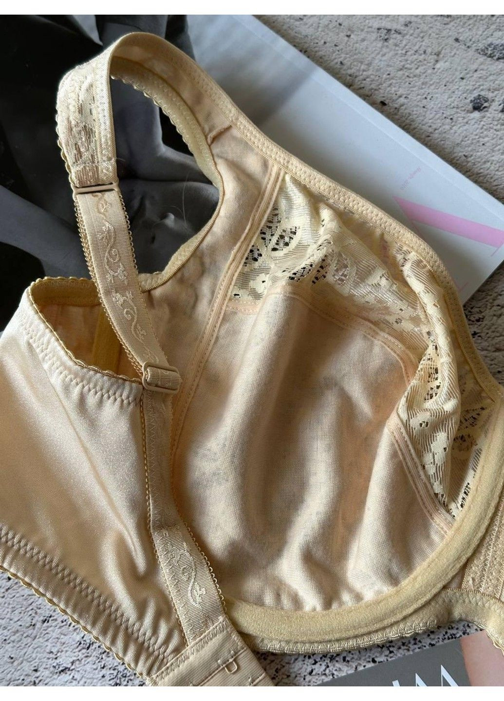 Бежевий бежевий бюстгальтер великих розмірів на чашку h Lanny Mode