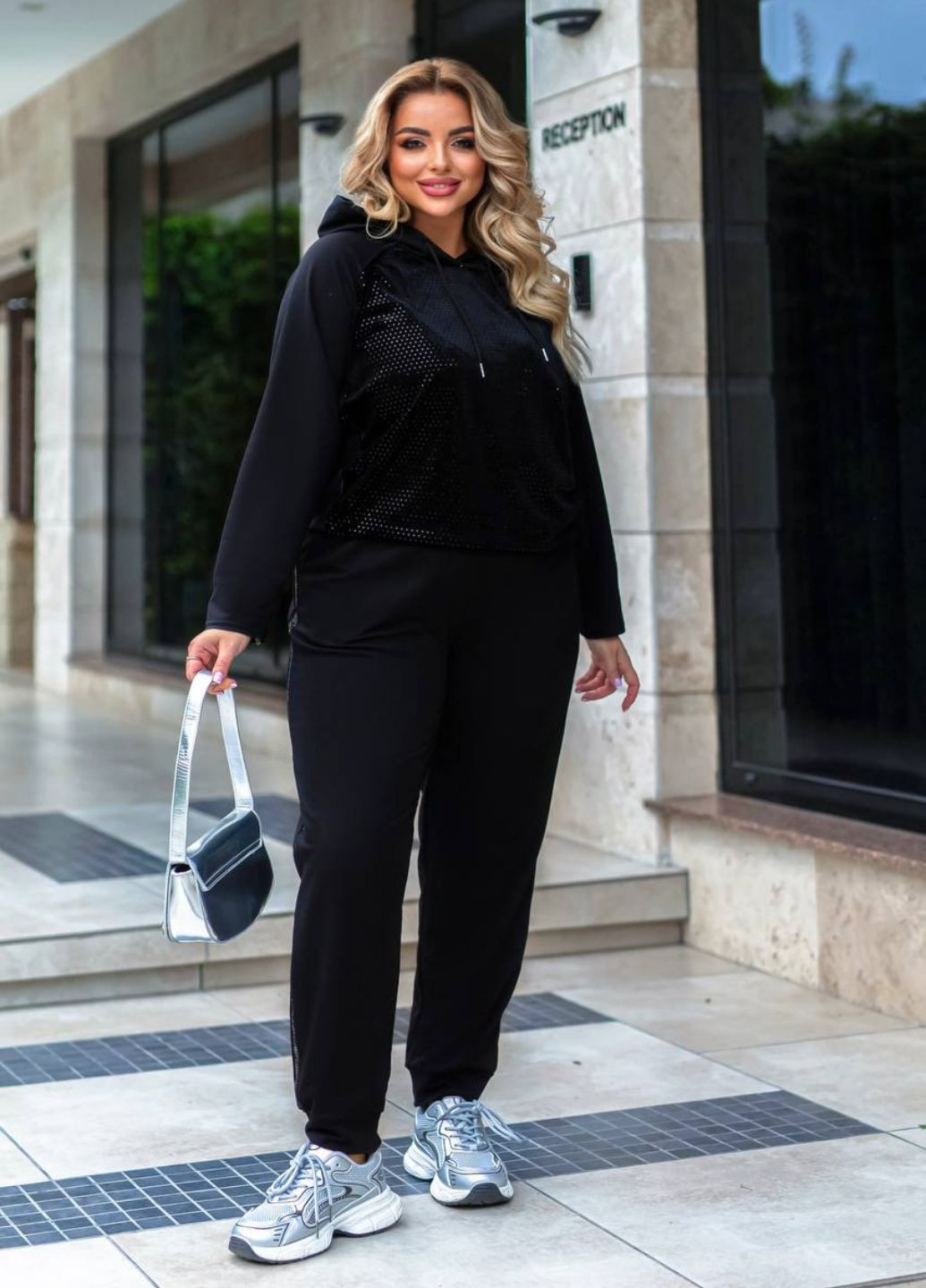 Стильний костюм-двійка із блискітками батал Україна (322187870)