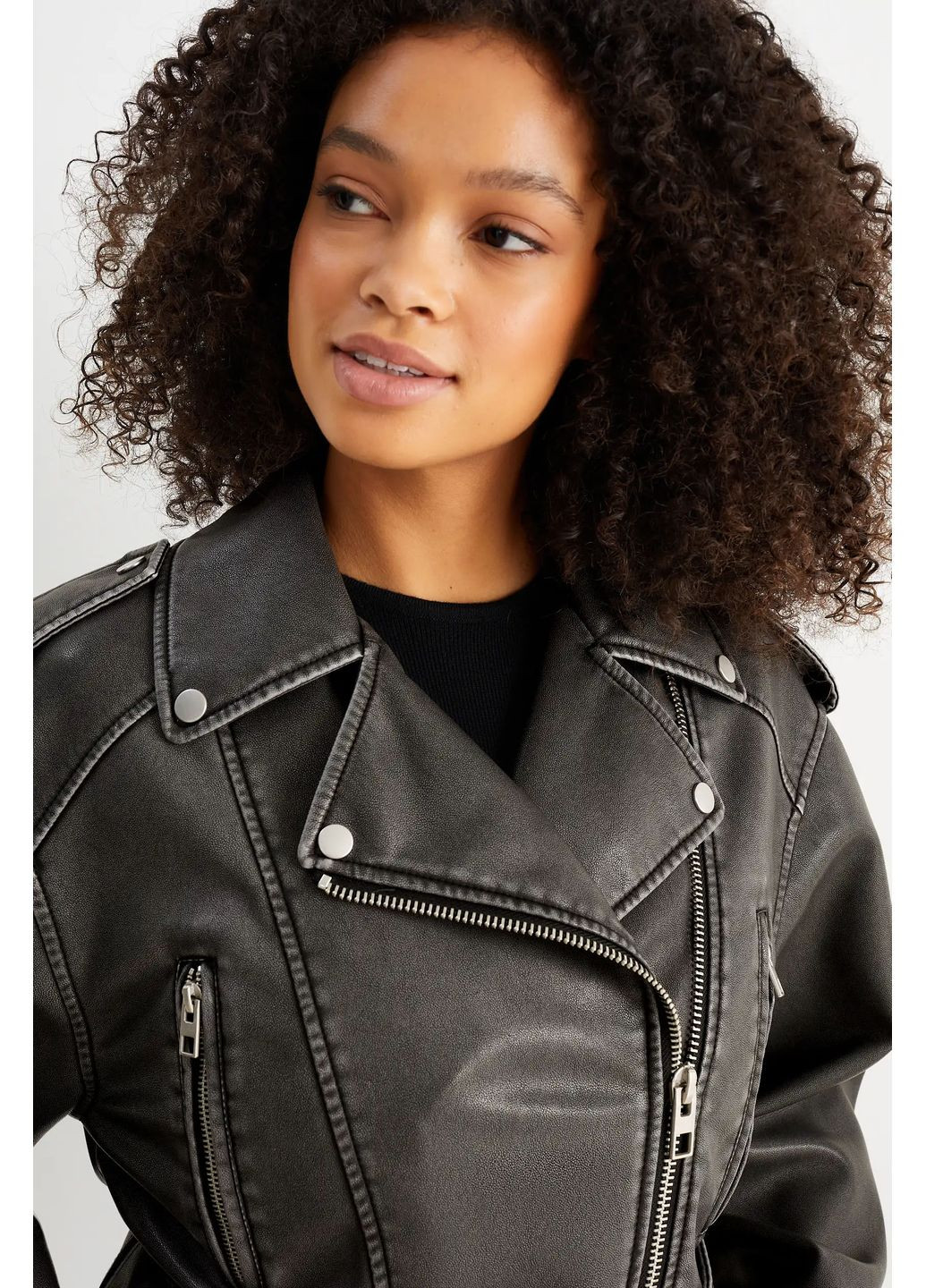 Чорна демісезонна косуха з еко шкіри C&A