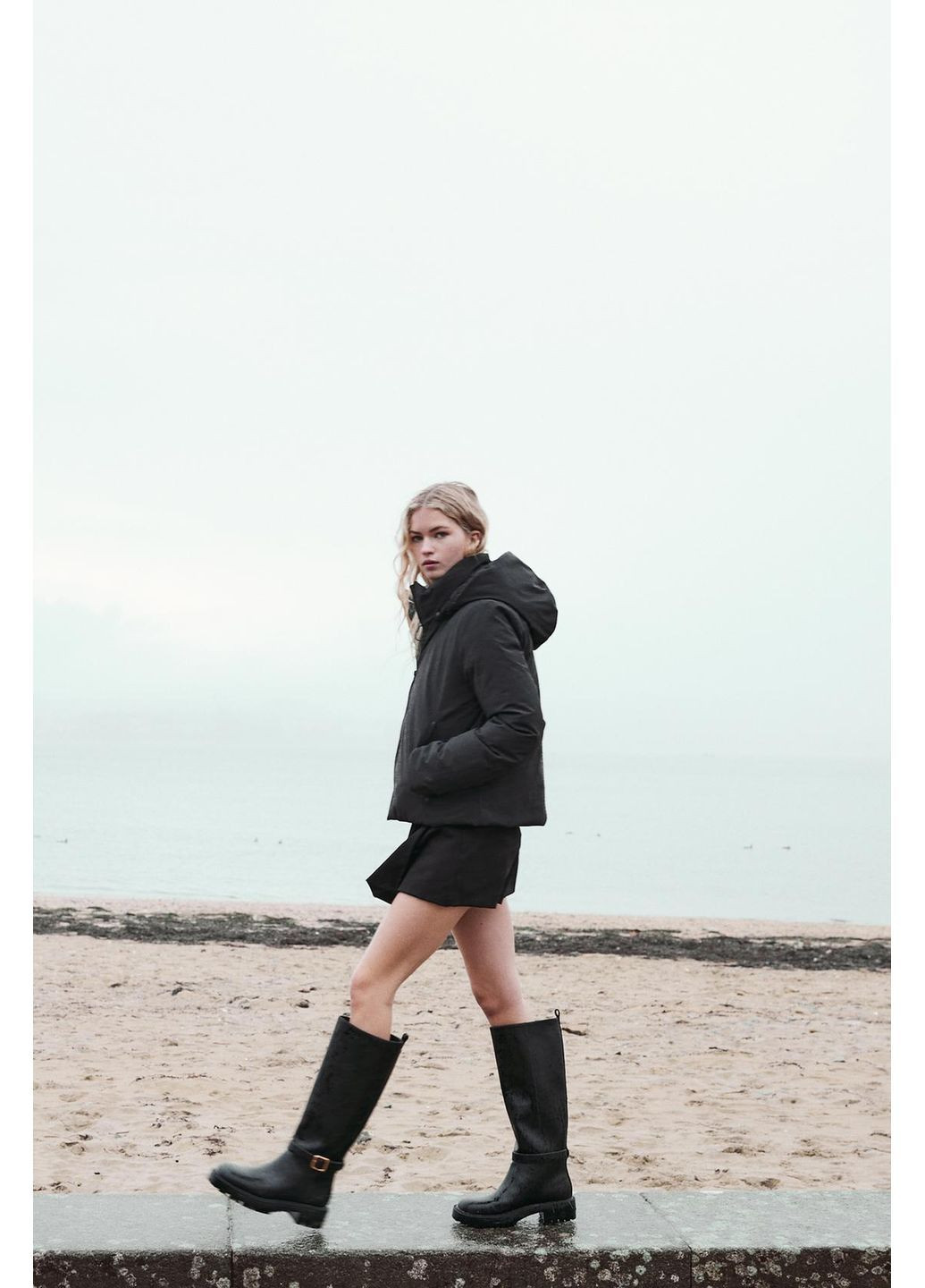 Чорна демісезонна стильна водостійка утеплена вітровка куртка xxl Zara водостійка анорак