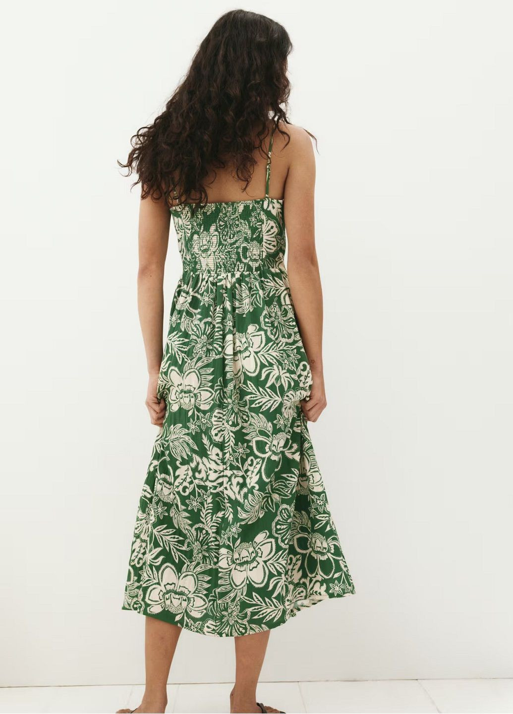 Зеленое кэжуал платье H&M с цветочным принтом