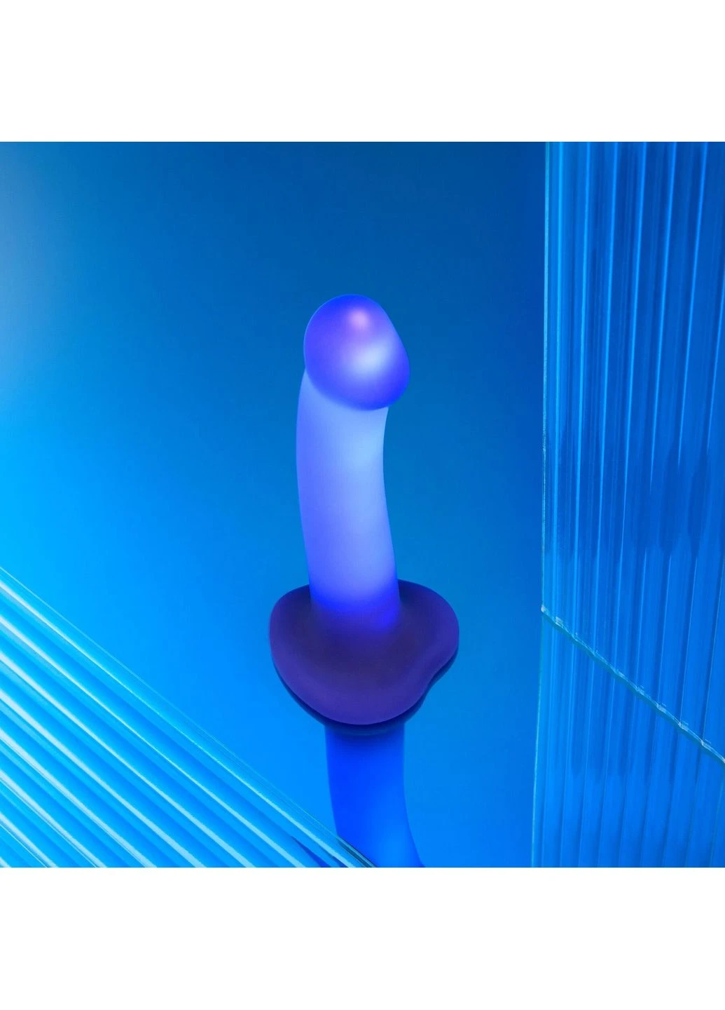 Дилдо, що світиться Glow-LED Dildo Purple - MStrap-on-me 22455 Strap-On-Me (395614730)