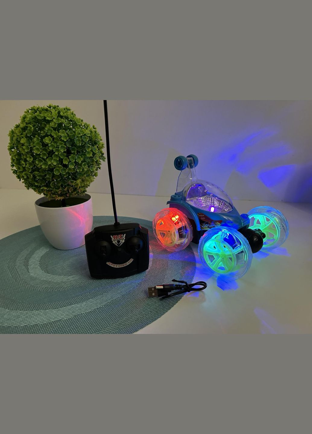 Машина Перевертыш радиоуправляемая трюковая со светящимися колесами 18 см Синяя (3048) No Brand (305073631)