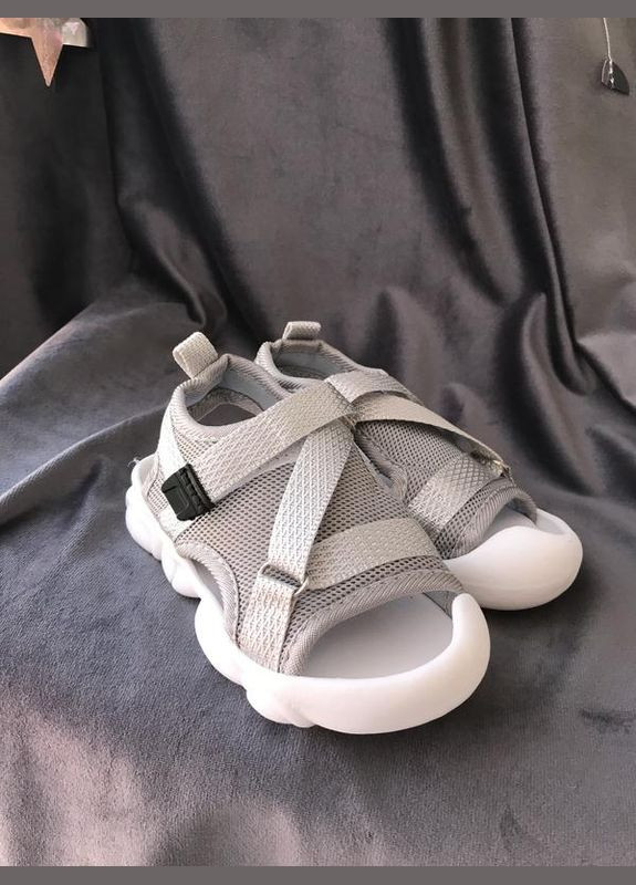 Серые праздничные, коктейльные, спортивные, классические, домашние, пляжные, карнавальные, повседневные, вечерние детские сандалии босоножки для девочки BabyStyle на липучке