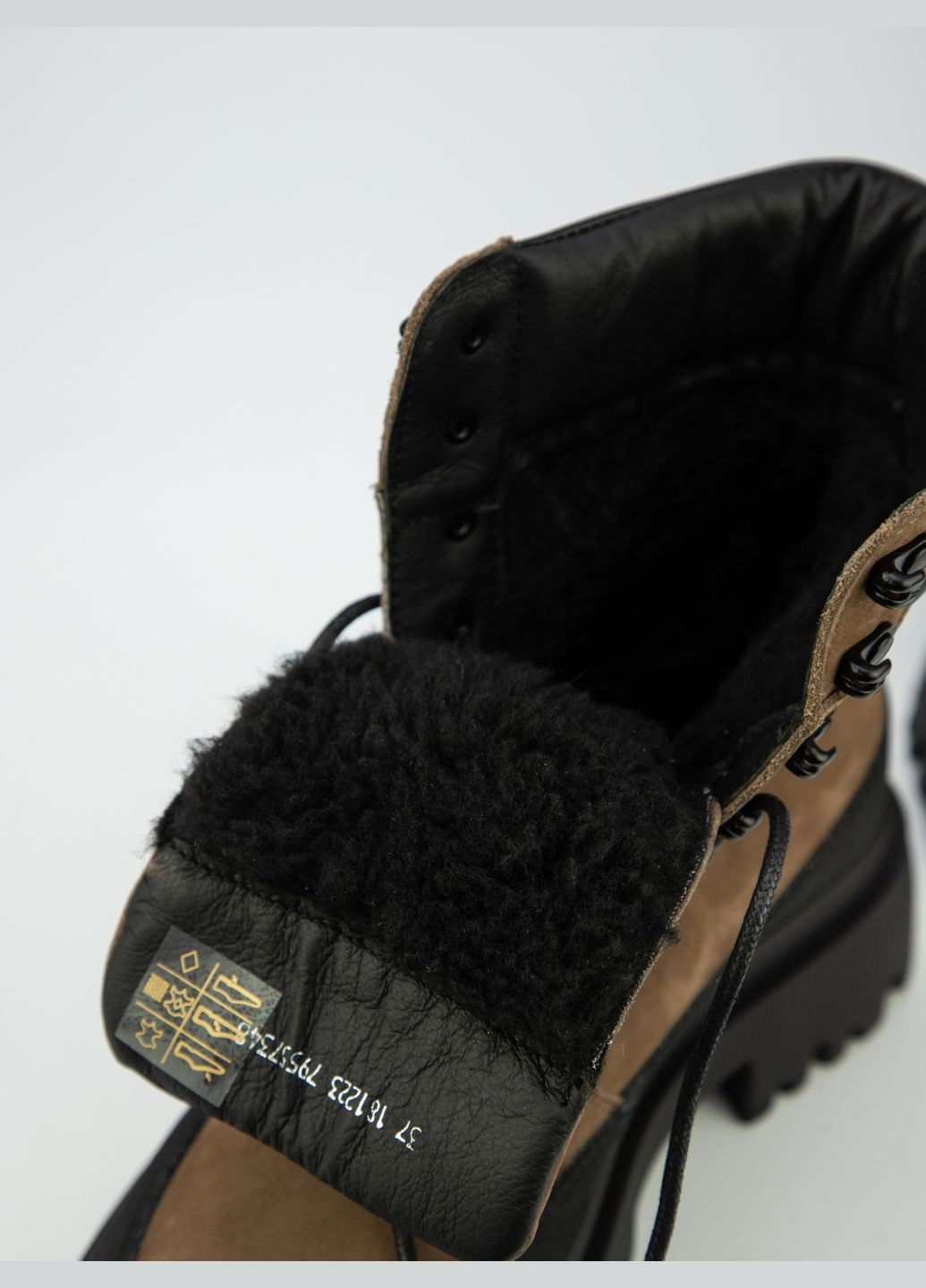 Зимние ботинки женские URBAN TRACE из натурального нубука