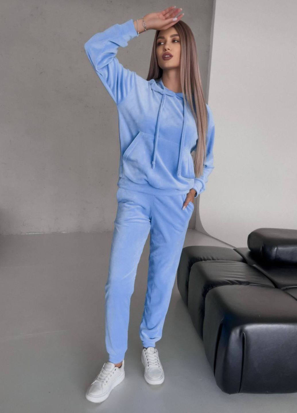 Базовый повседневный велюровый костюм двойка: худые с капюшоном и карманом кенгуру + джоггеры высокой посадки Tik-Tak (324389200)