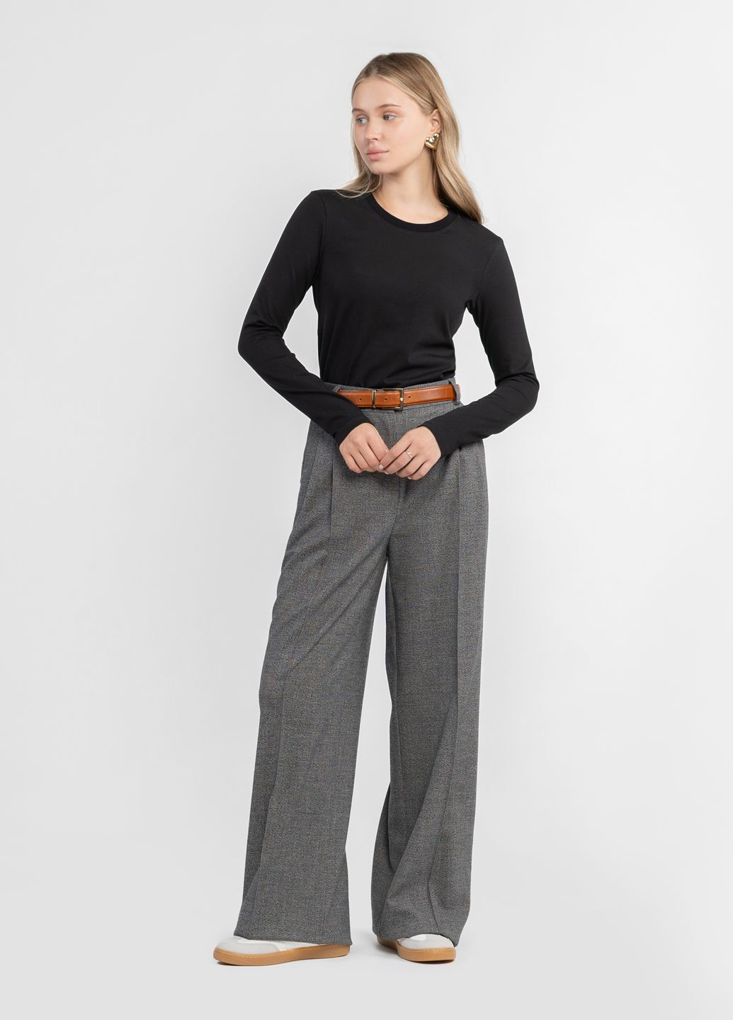 Лонгслив женский W17.03.02.530 черный из тонкого джерси Arber (361109160)