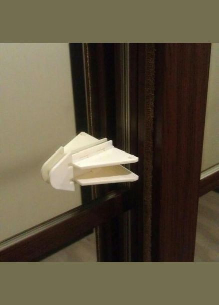 Набір дитячого захисту Заглушки для розеток, Замок блокатор на шафу купе, 6 предметів Білий LELUNO (312000321)