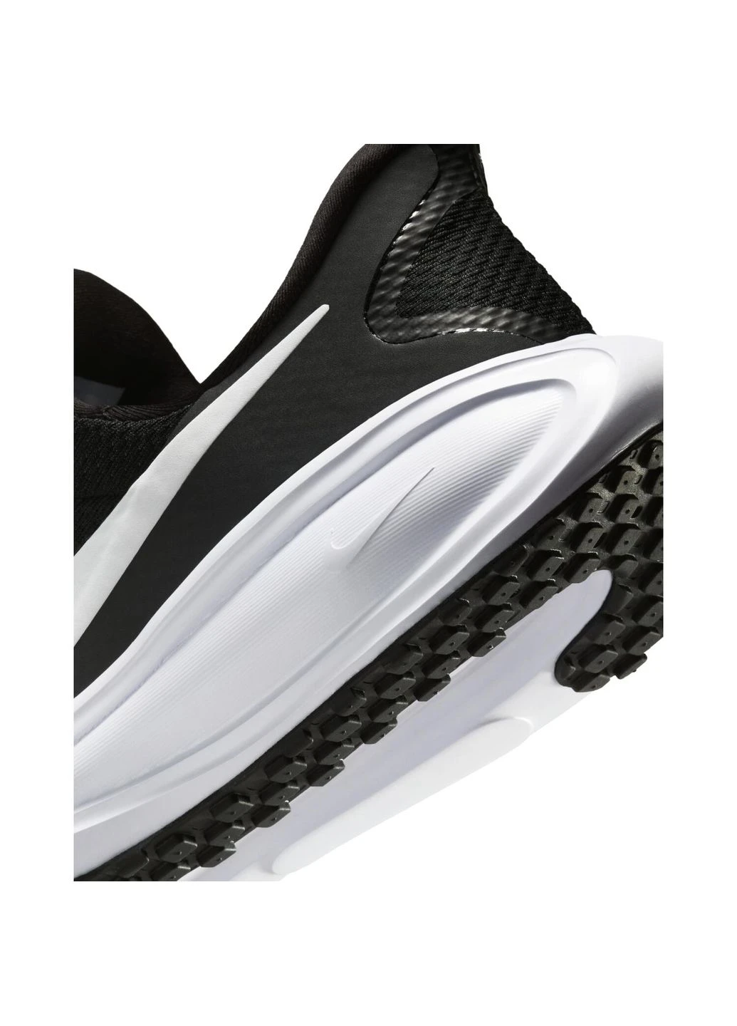 Кроссовки беговые женские черно-белые HQ2415-001 Nike REVOLUTION 8 EASYON чёрные (397083177)