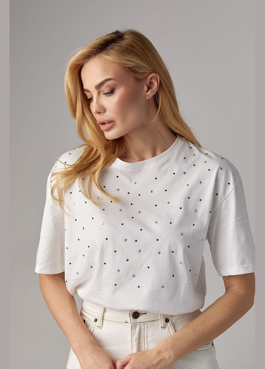 Молочна літня жіноча футболка з кольоровими термостразами. Lurex