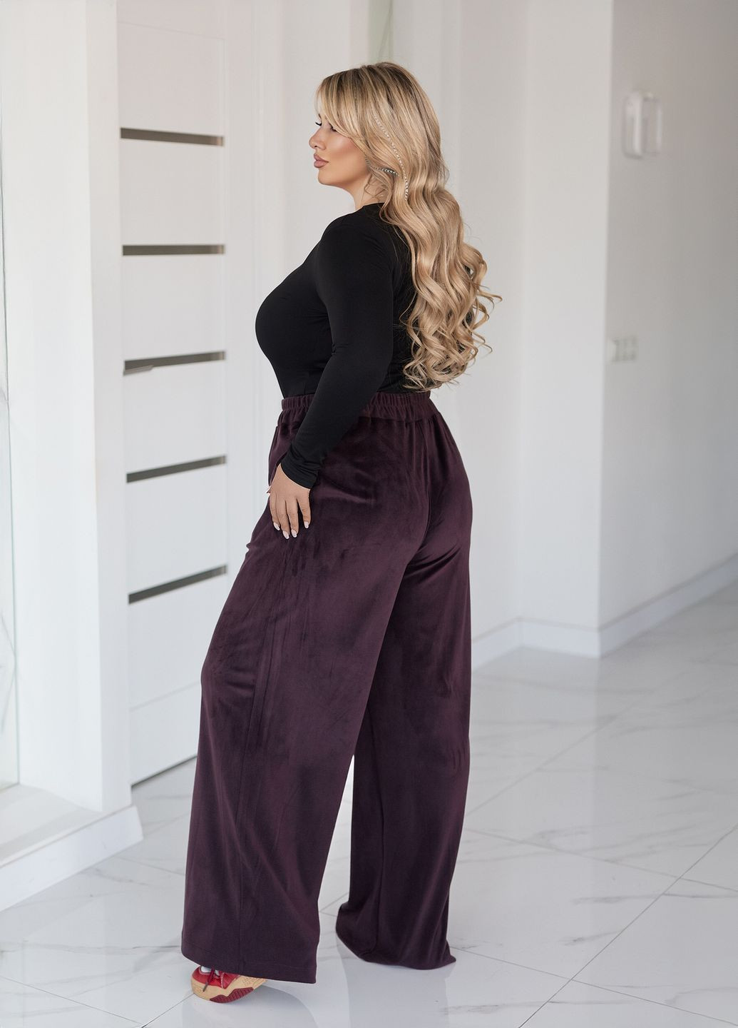 Штани велюрові жіночі вільного фасону палаццо без манжетів No Brand (370079589)