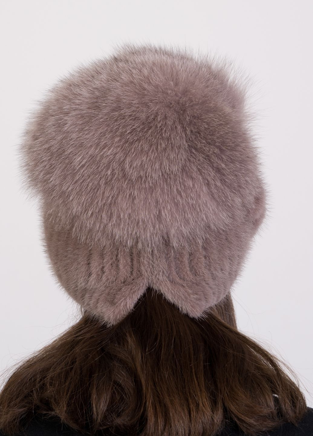 Женская меховая норковая шапка на вязаной основе с помпоном из меха песца Меховой Стиль Спираль (297393359)