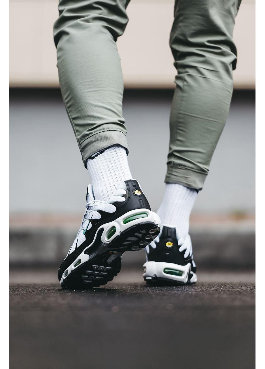 Сірі Осінні кросівки чоловічі nike air max plus tn black white green найк аір макс тн плюс No Brand