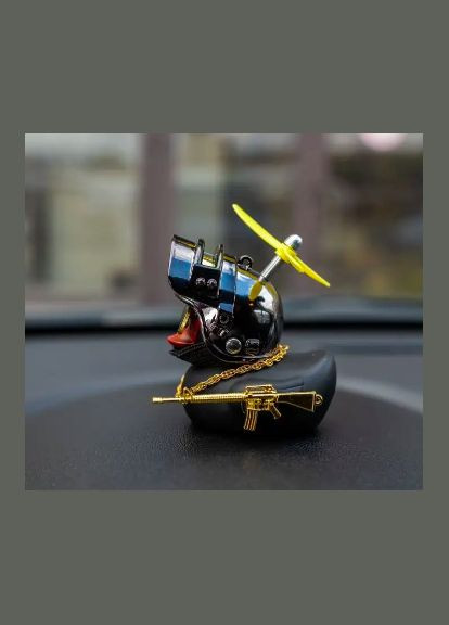 Черная утка в машине в шлем и очки. С цепочкой и брелоком No Brand (322236497)