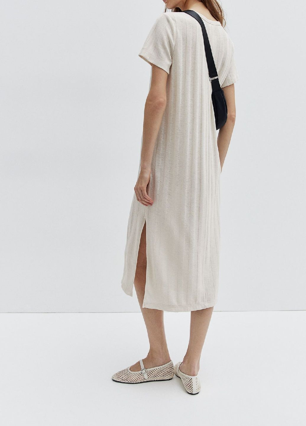 Белое кэжуал платье H&M меланжевое
