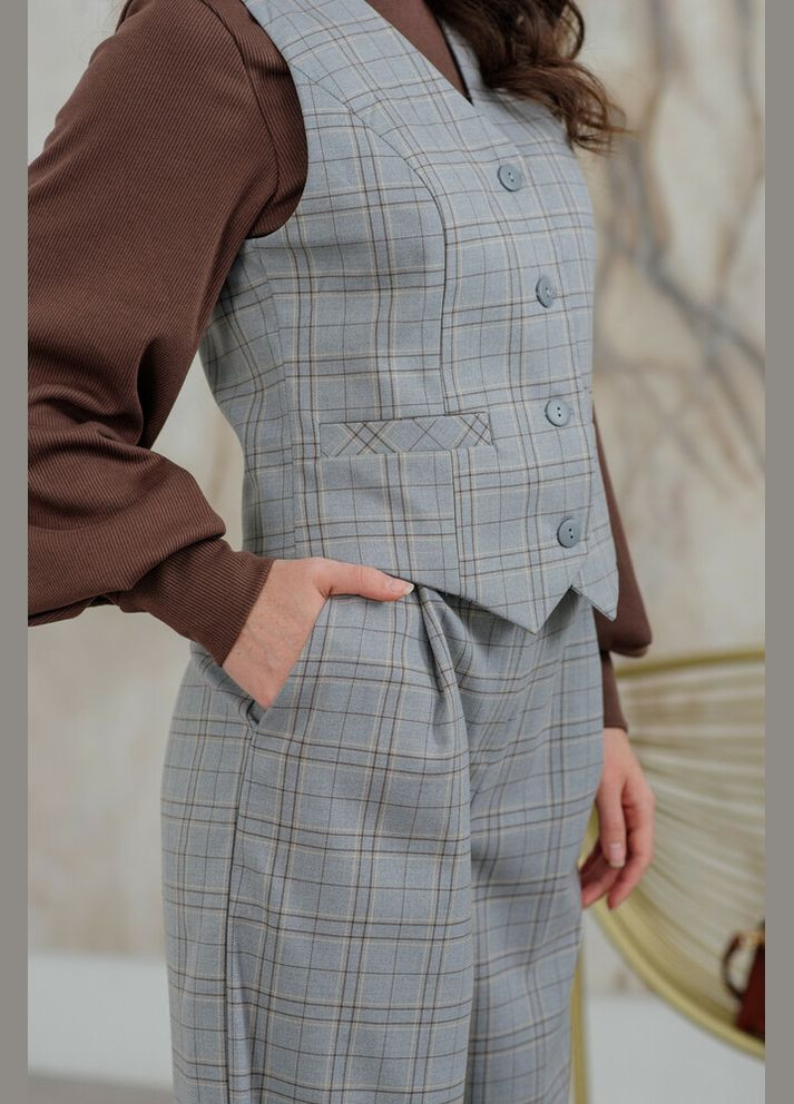 Жилет в клітинку з V-подібним вирізом на ґудзики MKAZ6156-1 Modna KAZKA (336932107)