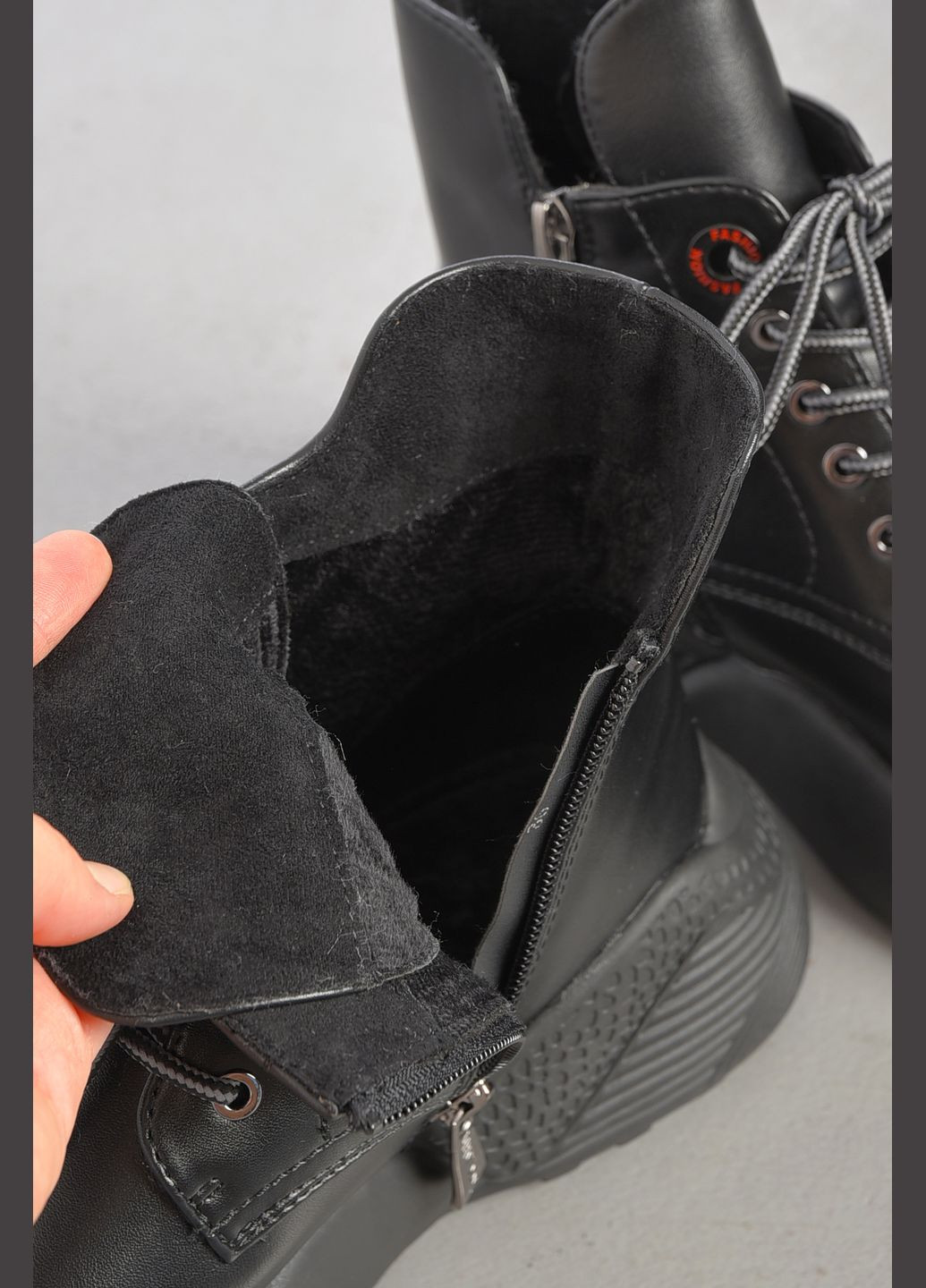 Осенние ботинки женские демисезонные черного цвета дезерты Let's Shop без декора из искусственного меха, из искусственной кожи