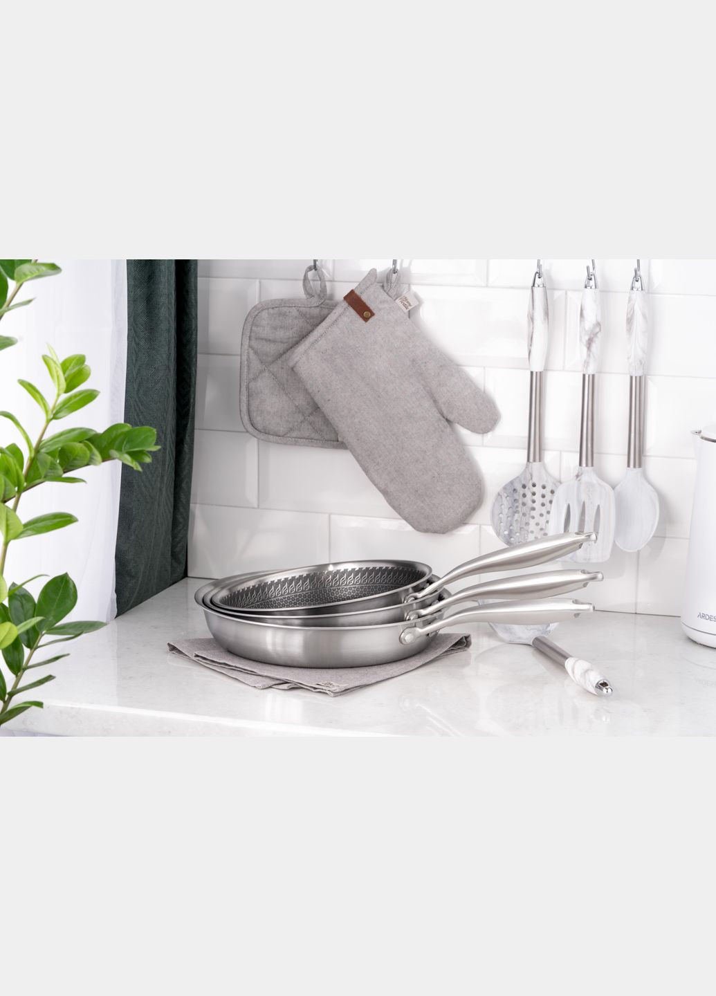 Сковорода Black Mars Avior 26 см, нержавіюча сталь Triply Ardesto (314748587)