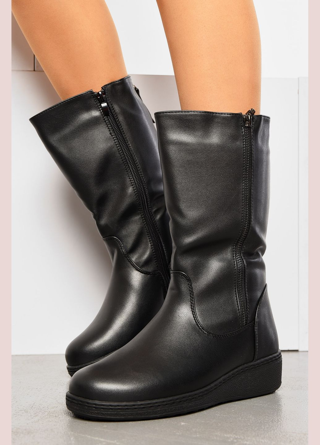 Зимние сапоги женские зимние на молнии черного цвета казаки Let's Shop