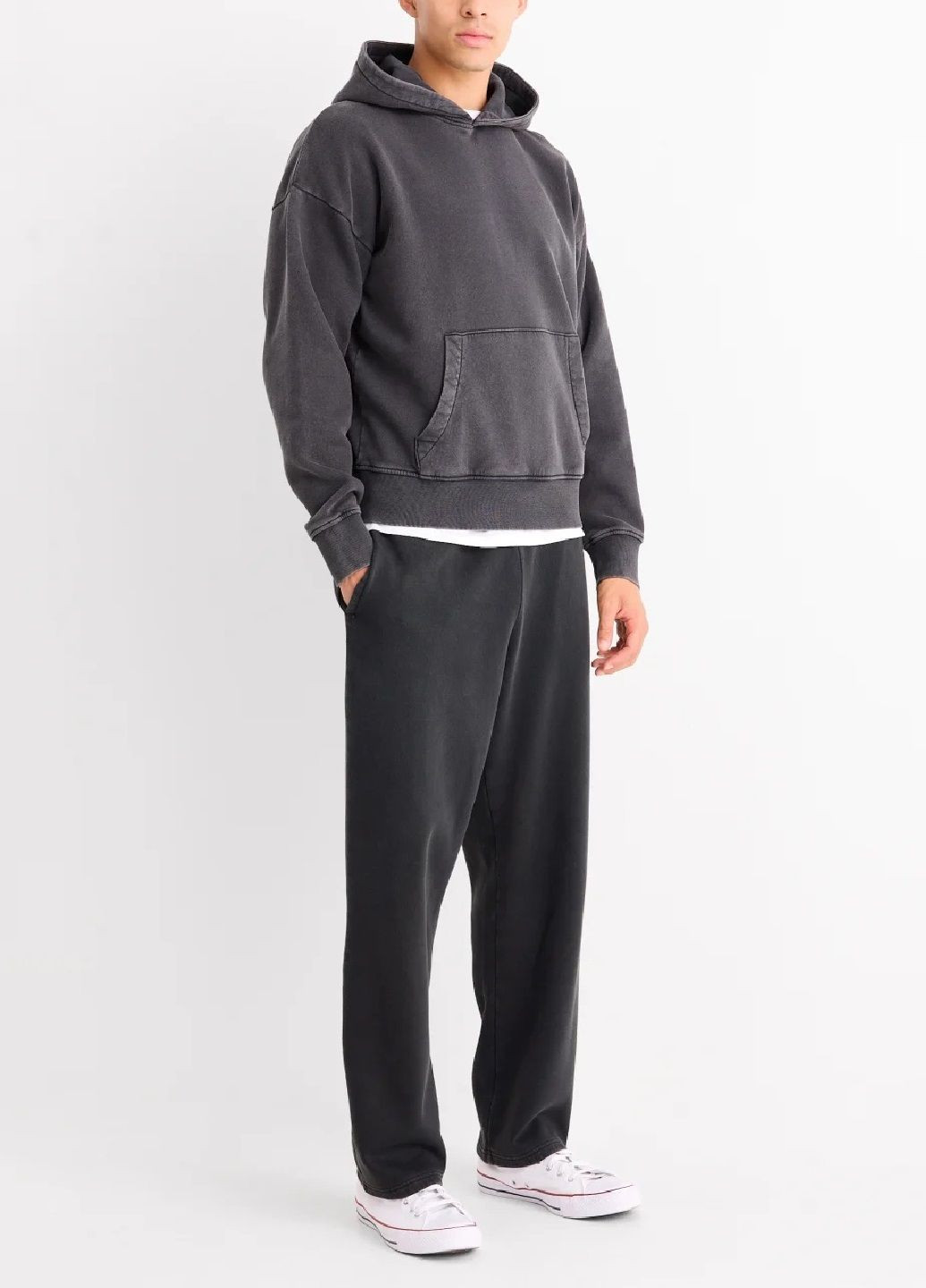 Черные спортивные демисезонные брюки C&A